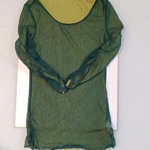 Twice LS Right Reversible Mesh Women's Top. Medium